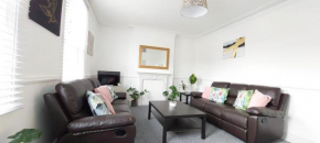 Very spacious two bedroom converted apartment in East Croydon, Croydon